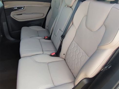 New 2026 Volvo XC90 B6 Plus w/ Protection Package Premier image 18