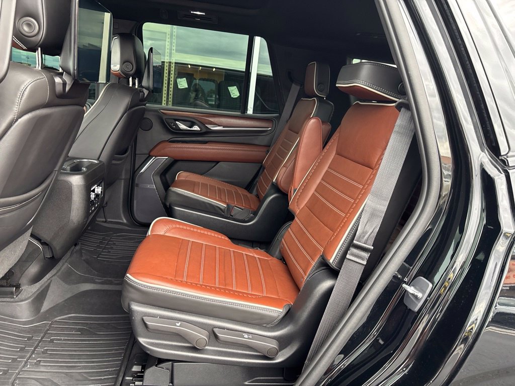 Used 2023 GMC Yukon Denali Ultimate w/ LPO, Floor Liner Package AWD/4WD image 14