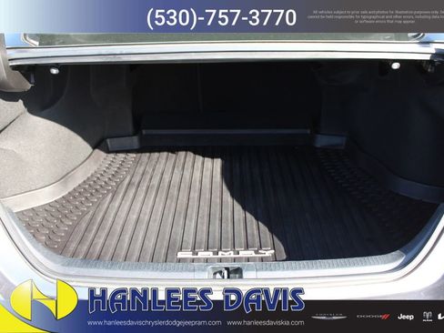 Used 2020 Toyota Camry SE image 10