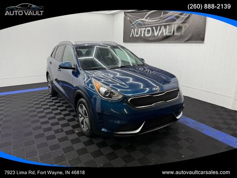 Used 2018 Kia Niro LX image 1
