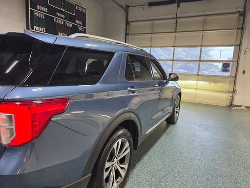 Used 2020 Ford Explorer Platinum w/ Premium Technology Package AWD/4WD image 6