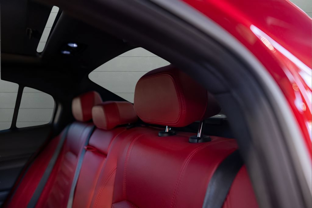 Used 2022 Alfa Romeo Giulia Veloce RWD image 53