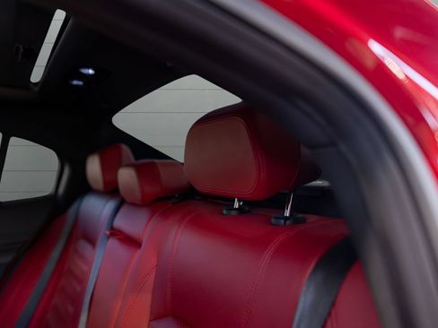 Used 2022 Alfa Romeo Giulia Veloce RWD image 53