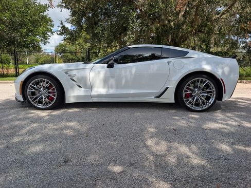 Used 2016 Chevrolet Corvette Z06 w/ 3LZ Preferred Equipment Group RWD image 4
