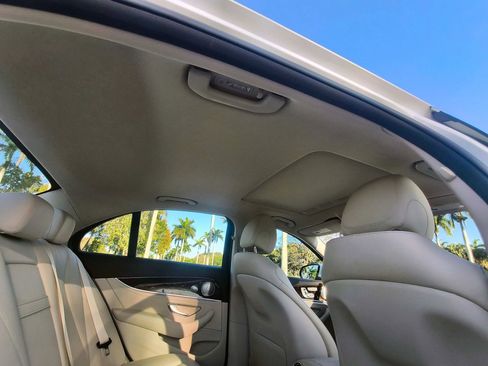Used 2017 Mercedes-Benz E 300 image 33