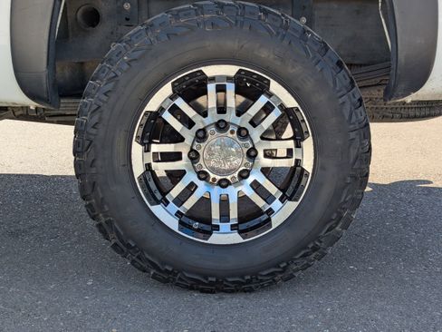 Used 2002 Chevrolet Silverado 2500 LS w/ Off-Road Skid Plate Pkg AWD/4WD image 43