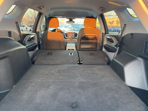 Used 2022 GMC Terrain SLE w/ Driver Convenience Package image 13