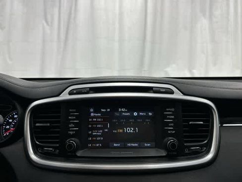 Used 2017 Kia Sorento LX w/ LX Convenience Package image 23