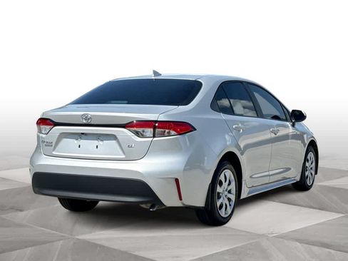 Used 2025 Toyota Corolla LE FWD image 8