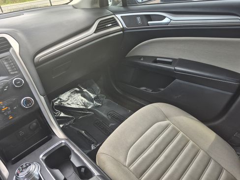 Used 2019 Ford Fusion S FWD image 17