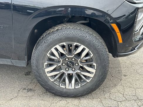 Used 2025 Chevrolet Tahoe Z71 AWD/4WD image 12