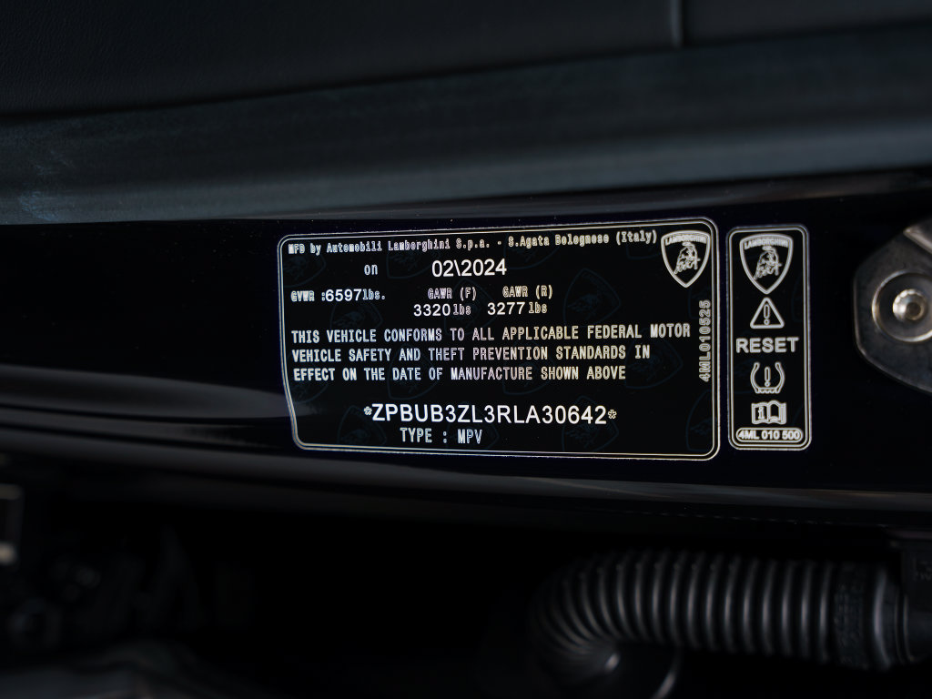 Used 2024 Lamborghini Urus S AWD/4WD image 40