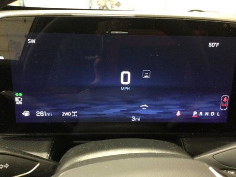 New 2026 Chevrolet Equinox LT w/ Convenience Package II AWD/4WD image 12
