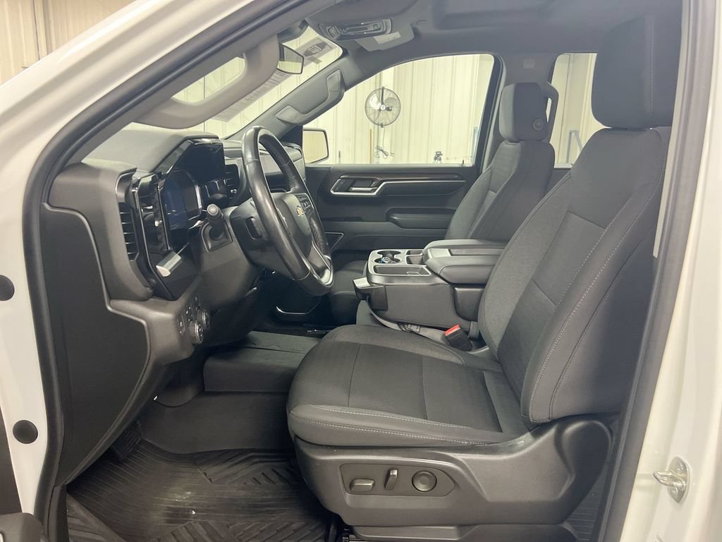 Used 2022 Chevrolet Silverado 1500 LT AWD/4WD image 20