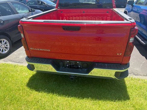 Used 2022 Chevrolet Silverado 1500 LT AWD/4WD image 6