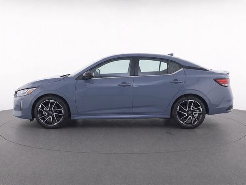 Used 2025 Nissan Sentra SR FWD image 6