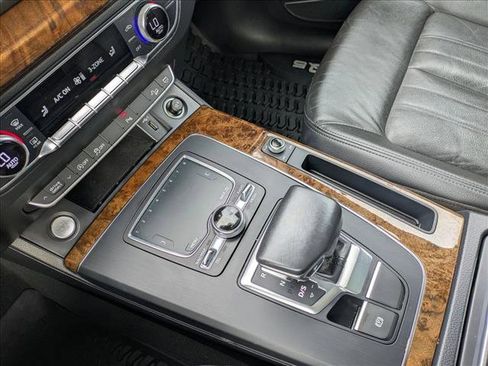 Used 2018 Audi Q5 2.0T Premium Plus w/ Premium Plus Package image 12