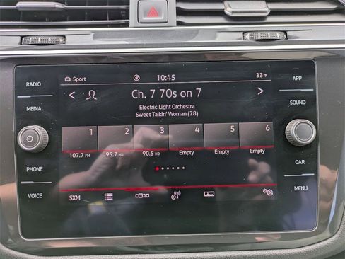 Used 2022 Volkswagen Tiguan SE R-Line image 24