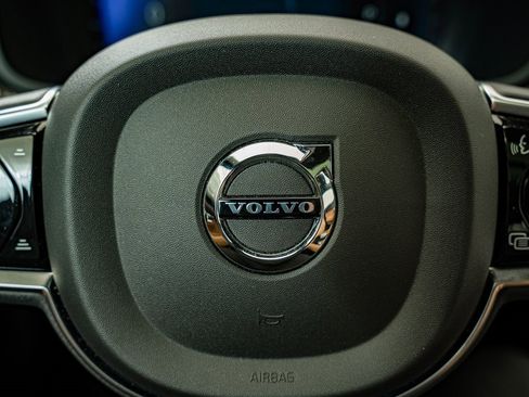 Used 2023 Volvo S90 B6 Ultimate w/ Lounge Package image 21