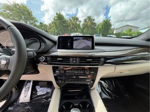 Used 2019 BMW X6 xDrive35i w/ M Sport Package AWD/4WD image 11