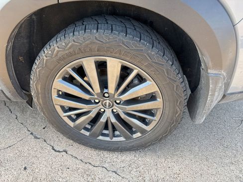 Used 2022 Nissan Pathfinder SL w/ SL Premium Package image 10