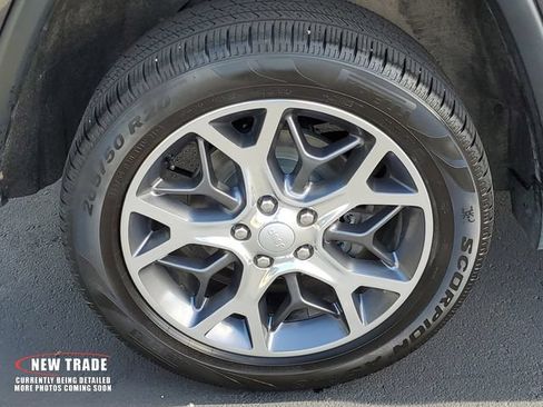 Used 2020 Jeep Grand Cherokee Limited AWD/4WD image 5