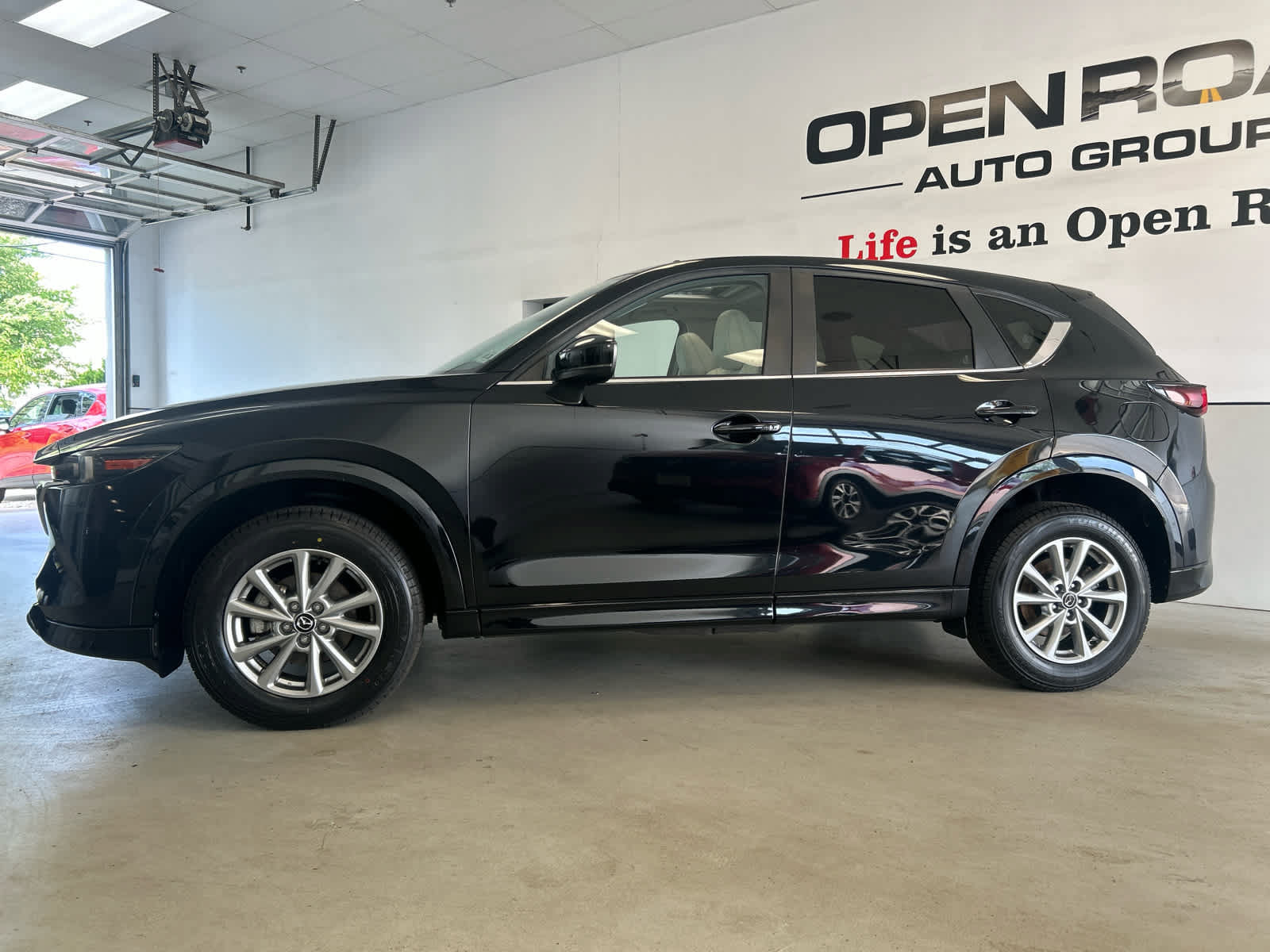 Certified 2024 MAZDA CX-5 AWD 2.5 S w/ Preferred Package image 3