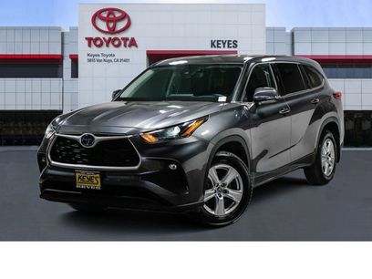 Certified 2022 Toyota Highlander LE