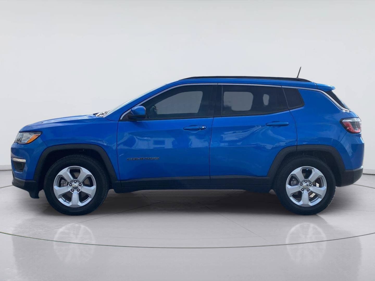 Used 2020 Jeep Compass Latitude w/ Popular Equipment Group FWD image 2