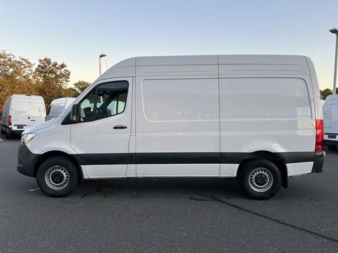 Used 2025 Mercedes-Benz Sprinter 2500 image 4