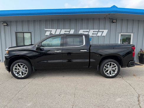 Used 2022 Chevrolet Silverado 1500 High Country w/ Technology Package AWD/4WD image 1