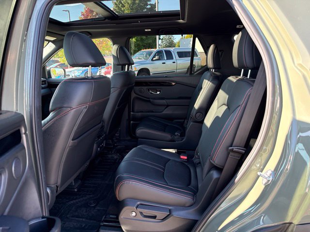 Used 2026 Honda Pilot TrailSport image 11
