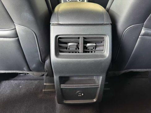 Used 2022 Ford Edge SEL image 13