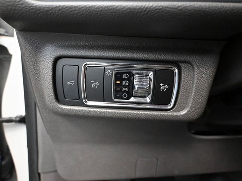 Used 2023 Lincoln Corsair Reserve image 29