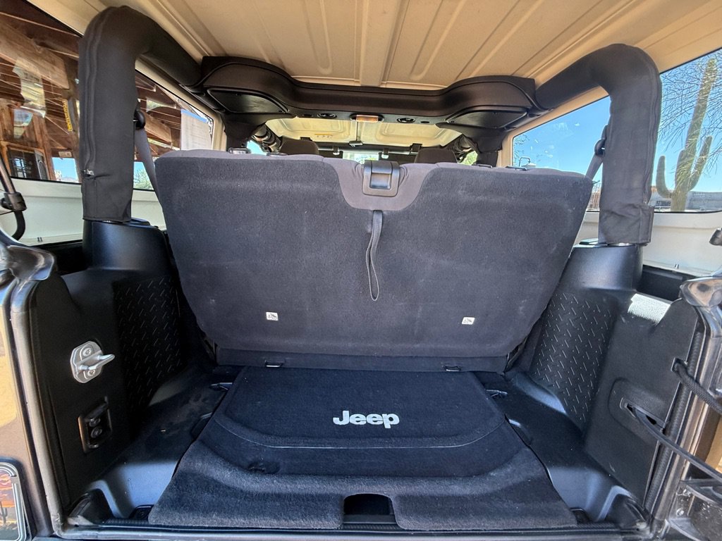 Used 2016 Jeep Wrangler Sport w/ Connectivity Group AWD/4WD image 30