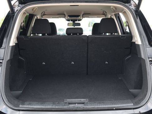 Used 2024 Nissan Rogue SV image 34