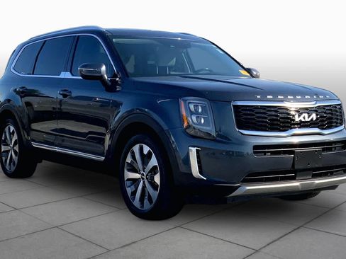 Used 2022 Kia Telluride EX w/ EX Premium Package FWD image 3