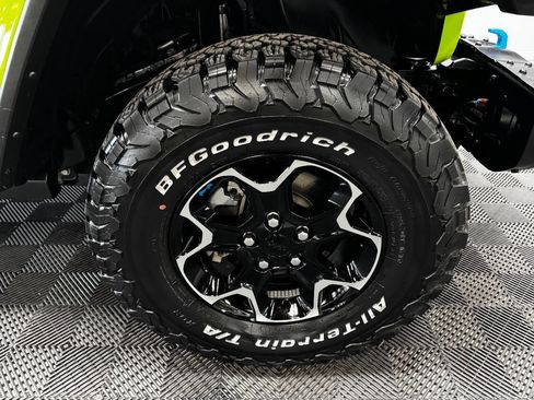 Used 2021 Jeep Wrangler Unlimited Rubicon 4xe w/ Steel Bumper Group image 16