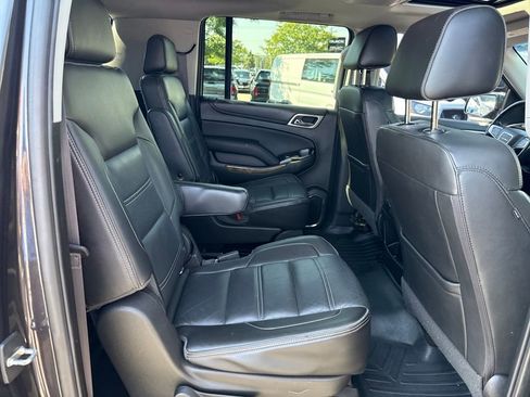 Used 2017 GMC Yukon XL Denali image 11