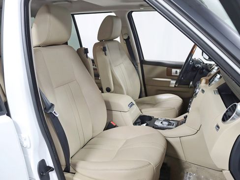Used 2016 Land Rover LR4 HSE image 28