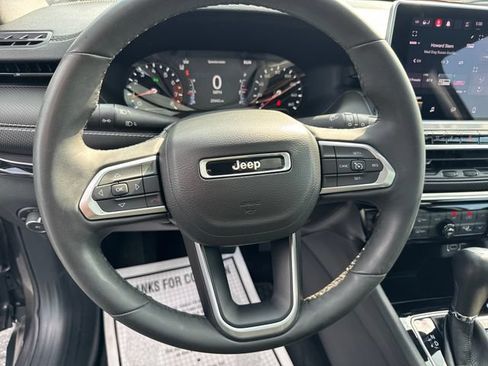 Used 2023 Jeep Compass Latitude w/ Sun and Sound Group AWD/4WD image 16