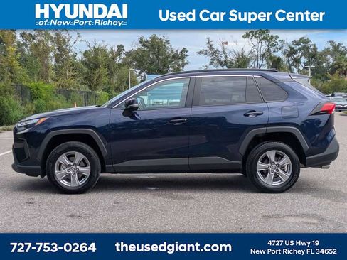Used 2023 Toyota RAV4 XLE w/ Convenience Package FWD image 2