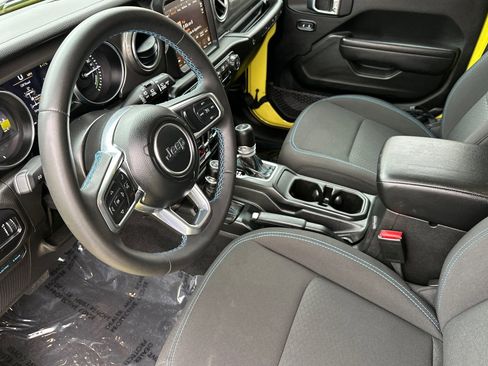 Used 2023 Jeep Wrangler Unlimited Rubicon 4xe AWD/4WD image 10
