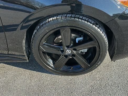 Certified 2022 Nissan Sentra SR w/ Trunk Package image 9