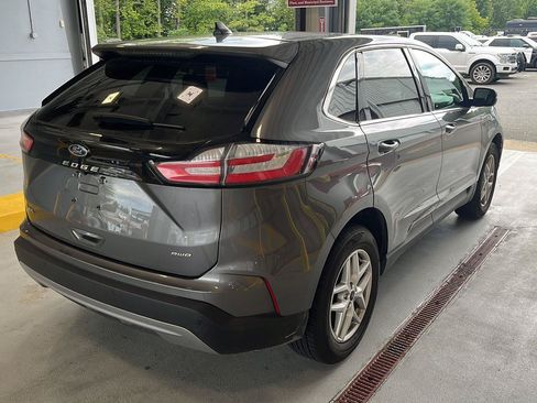 Used 2024 Ford Edge SEL AWD/4WD image 3