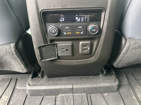 Used 2023 Buick Enclave Premium w/ Experience Buick Package AWD/4WD image 27