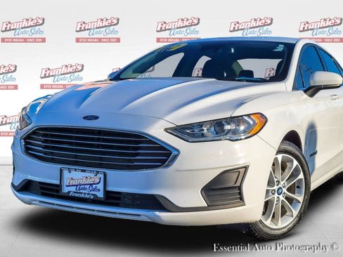 Used 2019 Ford Fusion SE image 2