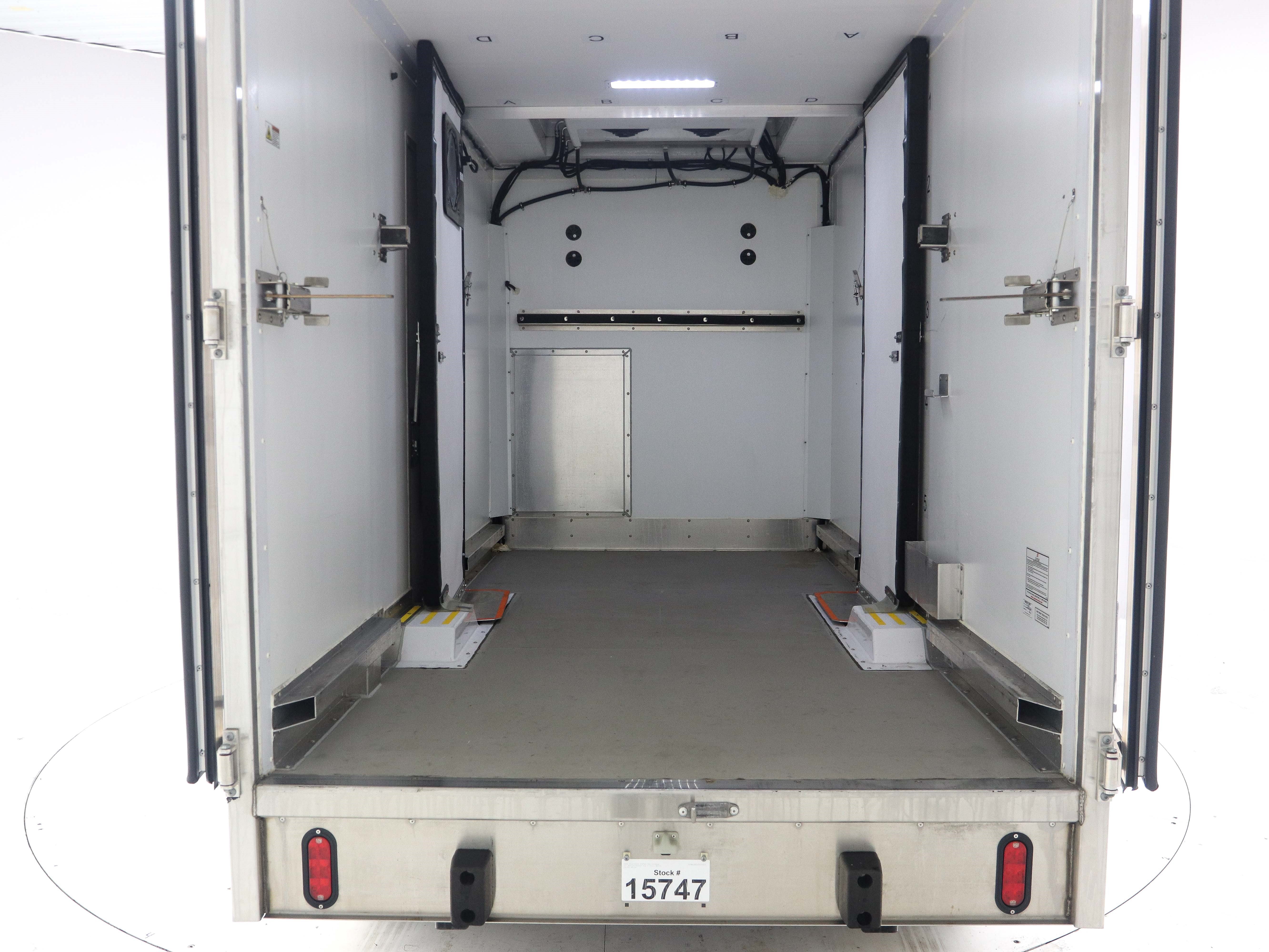 Used 2023 Ford E-350 and Econoline 350 Super Duty RWD image 11