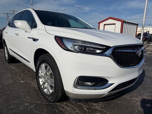 Used 2021 Buick Enclave Essence FWD image 3