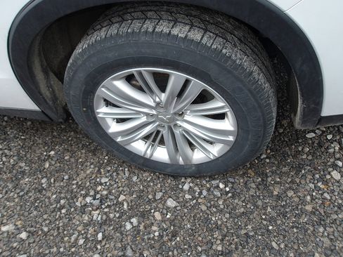 Used 2024 Mitsubishi Outlander ES image 3